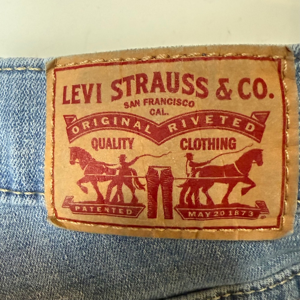 Levis Jeans Womens 33‎ Blue 311 Shaping Skinny Light Wash Stretch Measures 36x29 - Picture 7 of 16